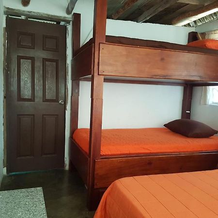 Mi Casa En La Playa Bed & Breakfast Escuintla ภายนอก รูปภาพ